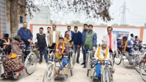 सकलडीहा ब्लॉक में दिव्यांगजनों को मिला सहारा, ट्राई साइकिल वितरण से बढ़ी आत्मनिर्भरता